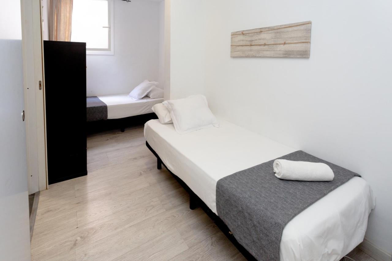 Хостел Easy Sants By Bossh! (Adults Only) Барселона Екстер'єр фото