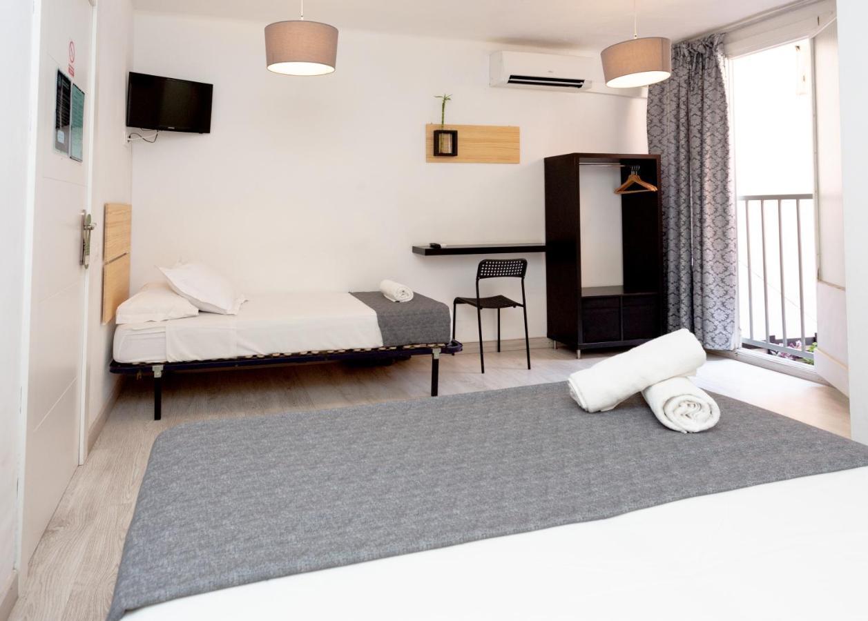 Хостел Easy Sants By Bossh! (Adults Only) Барселона Екстер'єр фото
